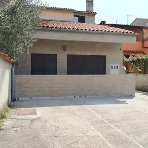 Apartment Zp44, Pula